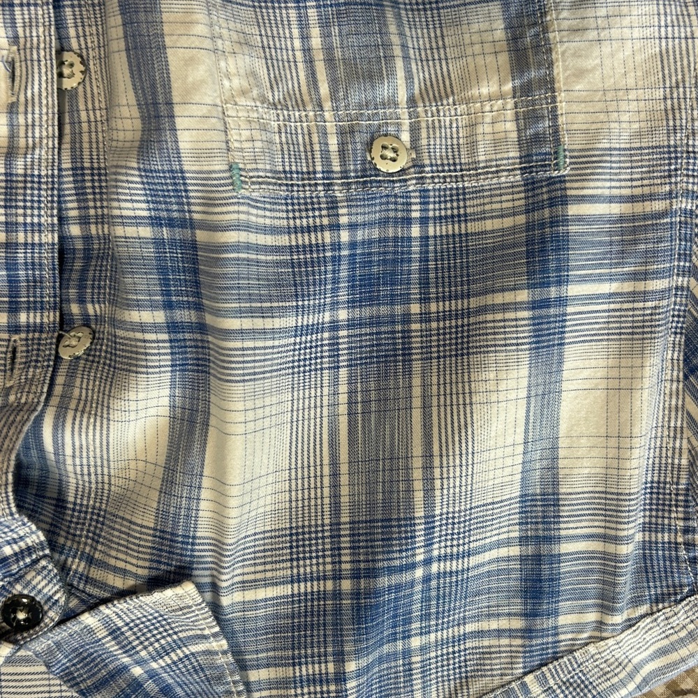 Men’s Tommy  Bahama Blue and White Checkered Shirt - Picture 3 of 4